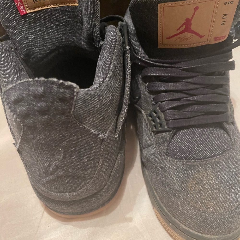 Jordan 4 Retro Levi Edition